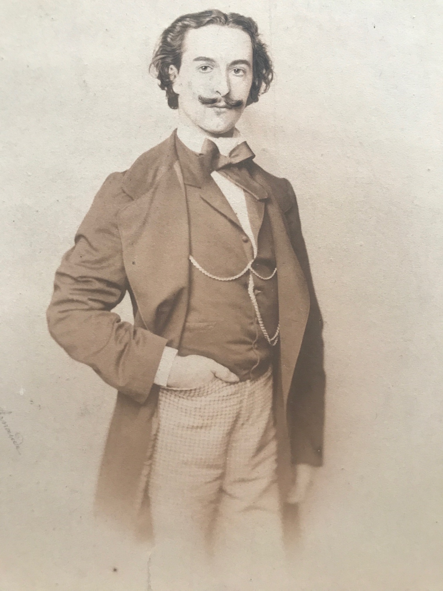 Miniature du produit Alfred Chapuy, danseur à l'opéra. Le 20 9bre 1852.