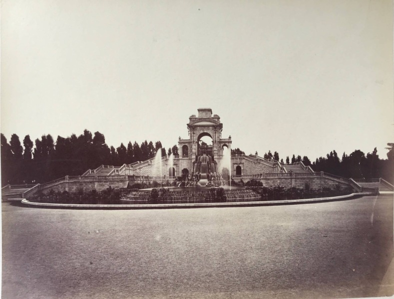 Product image Barcelone. Gaudí. Entrée du Parc La Ciutadella. Parc de la Citadelle. Entrée du cimetière del Este.