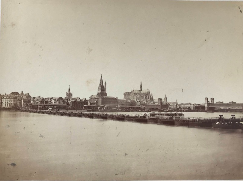 Image du produit Cologne. Le Rhin, le pont de bateaux, la Cathédrale.