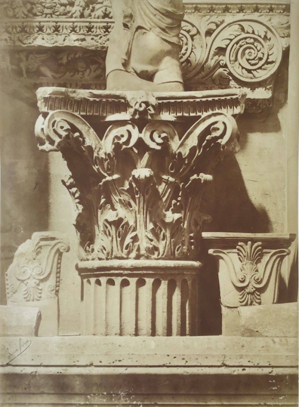 Product image Composition aux chapiteaux antiques.