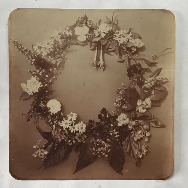Product image Couronne de fleurs.