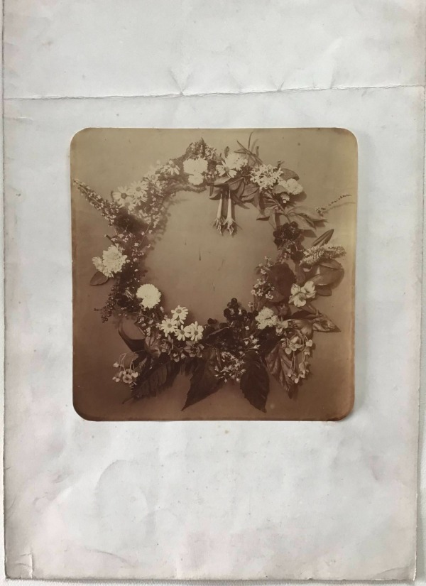 Product image Couronne de fleurs.