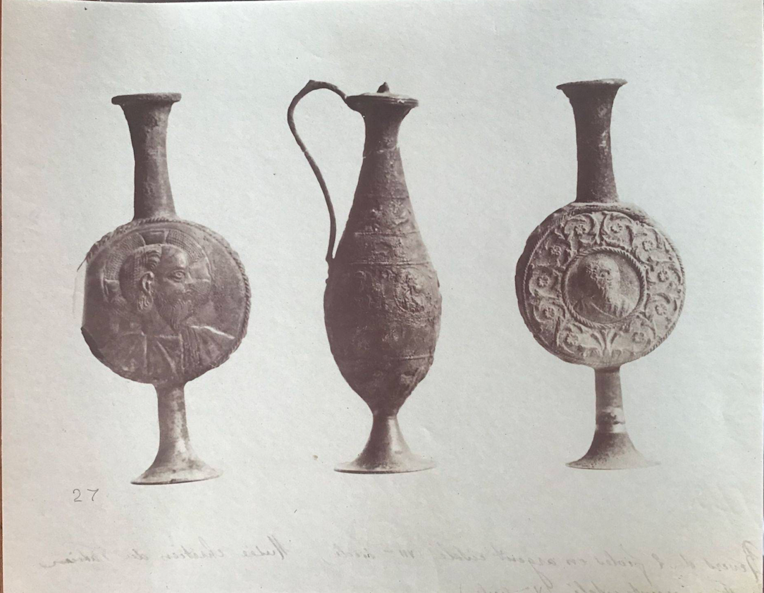 Product Fioles en argent. Musée du Vatican. thumbnail