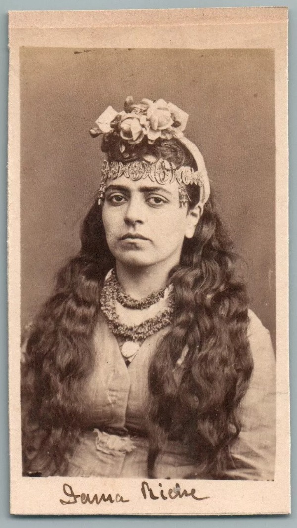 Image du produit Liban "Femme aux bijoux" - Photographie Anonyme 1870's - Lebanon Woman Albumen CDV