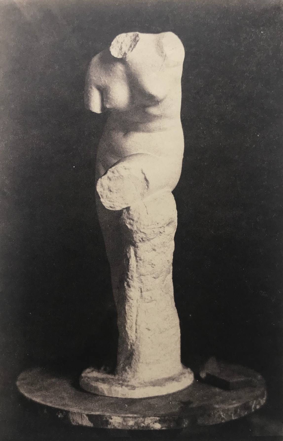 Miniature du produit Statue femme antique.