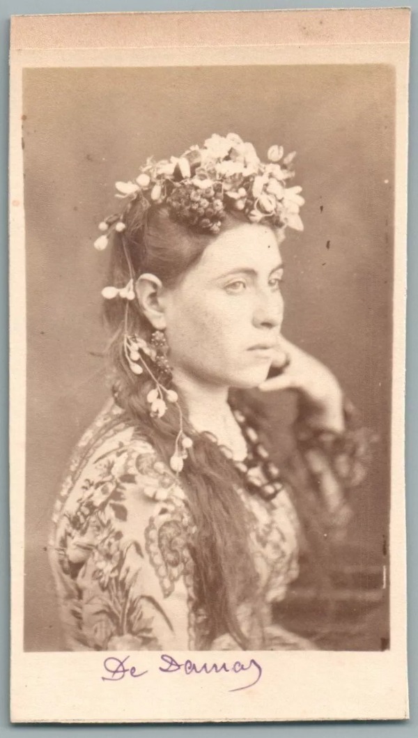 Image du produit Syrie "Beauté de Damas" - Photographie Anonyme 1870's - Syria Woman Albumen CDV