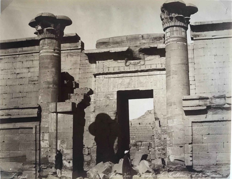 Image du produit Thèbes. Vue du temple de Touthmès II et Ramsès III.