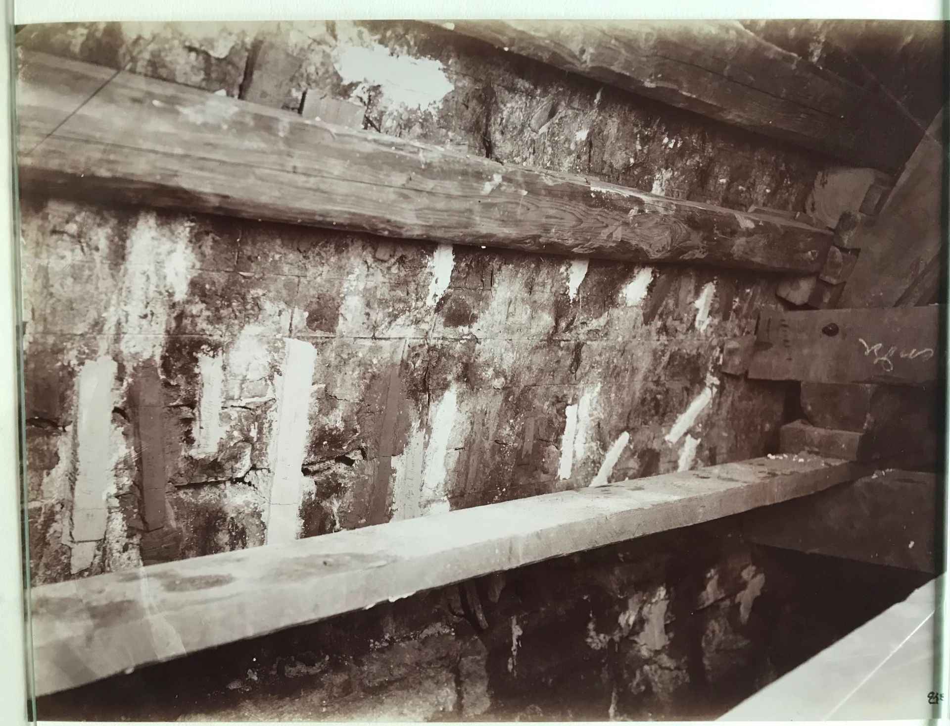 Product Travaux du Metropolitain de Paris. Détail de coffrage d'une galerie. aristotype, vers 1903 thumbnail
