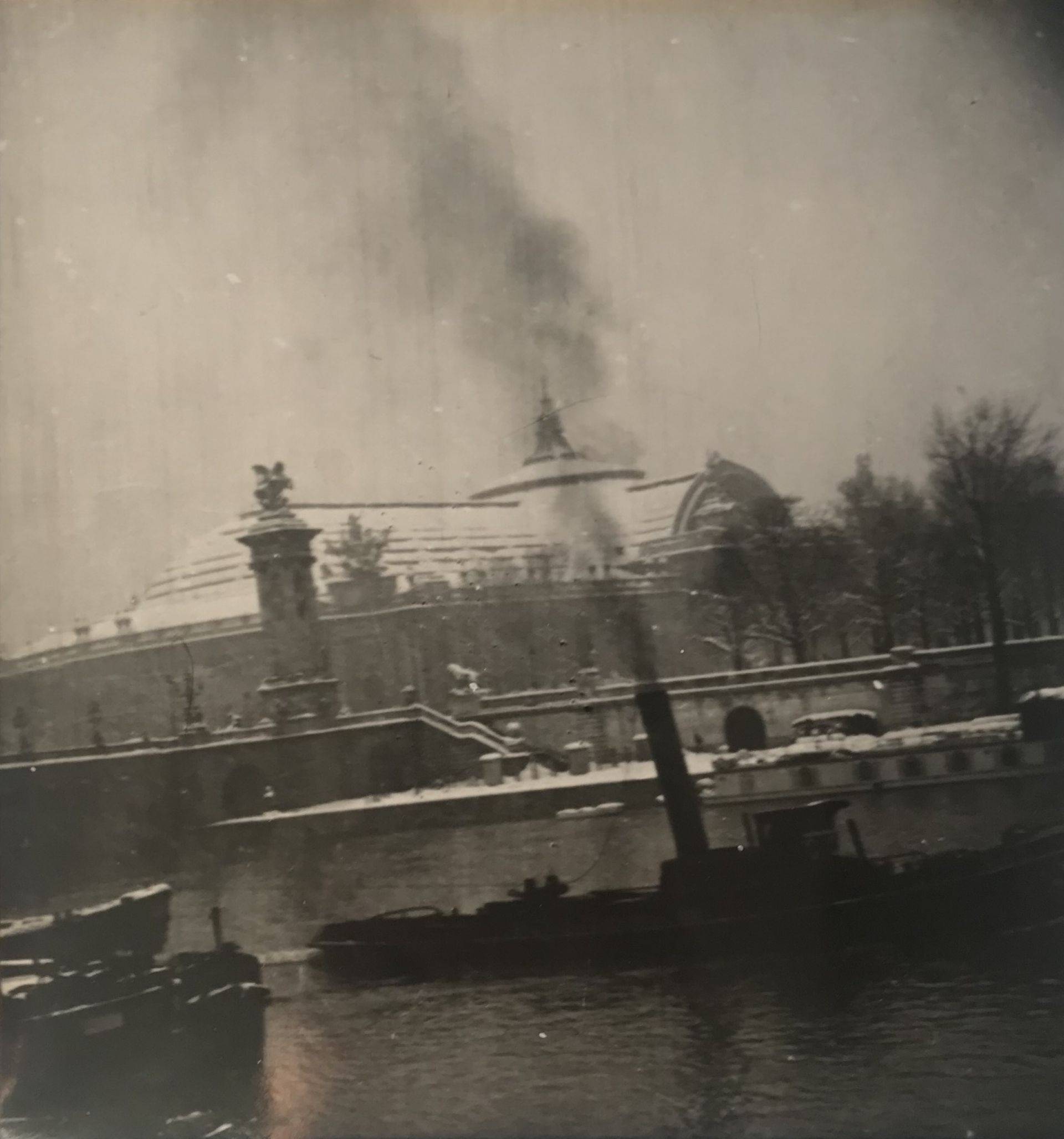 Miniature du produit Vapeur sur la Seine. Grand palais Paris.