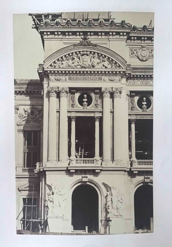 Product image Vue partielle de l'opéra de Paris en travaux. Chorégraphie.